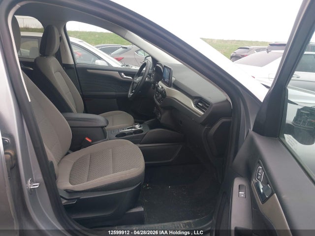 1FMCU9G66MUB20721 Ford ESCAPE SE