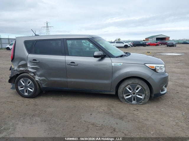 KNDJR3AE4J7033260 KIA SOUL EV