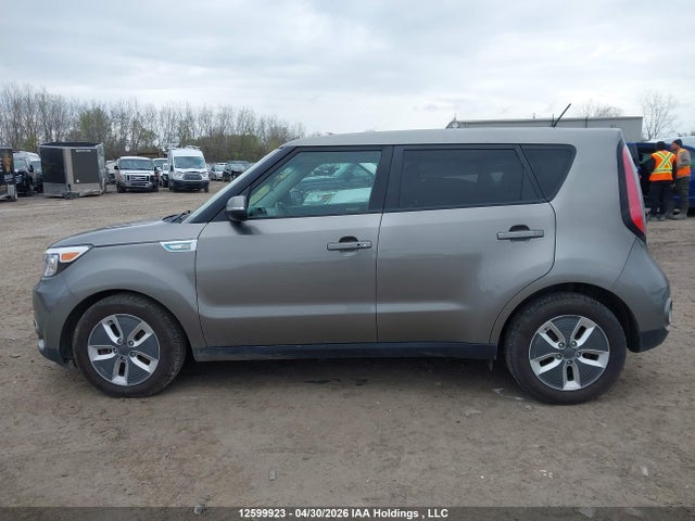 KNDJR3AE4J7033260 KIA SOUL EV