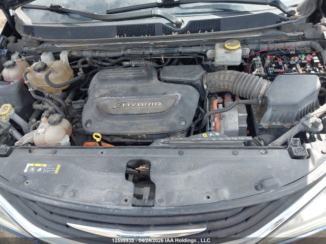 Продаж на аукціоні авто 2018 Chrysler Pacifica Hybrid Limited, vin: 2C4RC1N78JR115964, номер лоту: 12599935