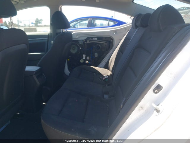 KMHD84LF9HU426030 Hyundai ELANTRA GL