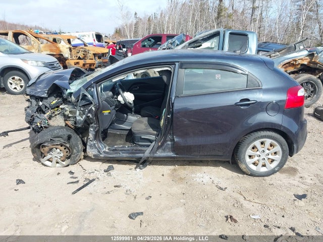 12599981 :رقم المزاد ، KNADM5A3XF6995983 vin ، 2015 Kia Rio Lx مزاد بيع