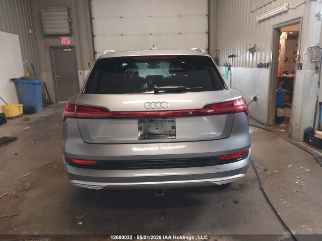 WA1VAAGE8KB021836 Audi E-tron Prestige