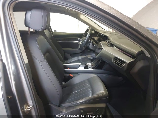 WA1VAAGE8KB021836 Audi E-tron Prestige