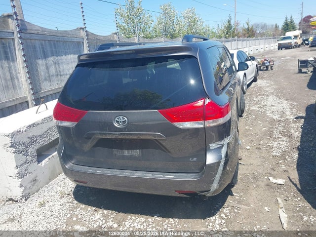 2012 Toyota Sienna Le მანქანა იყიდება აუქციონზე, vin: 5TDKK3DC5CS237741, აუქციონის ნომერი: 12600034