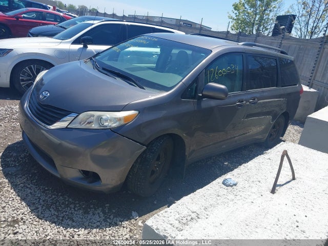 2012 Toyota Sienna Le მანქანა იყიდება აუქციონზე, vin: 5TDKK3DC5CS237741, აუქციონის ნომერი: 12600034