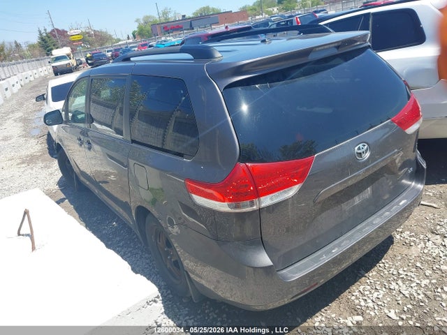 2012 Toyota Sienna Le მანქანა იყიდება აუქციონზე, vin: 5TDKK3DC5CS237741, აუქციონის ნომერი: 12600034