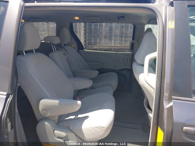 2012 Toyota Sienna Le მანქანა იყიდება აუქციონზე, vin: 5TDKK3DC5CS237741, აუქციონის ნომერი: 12600034