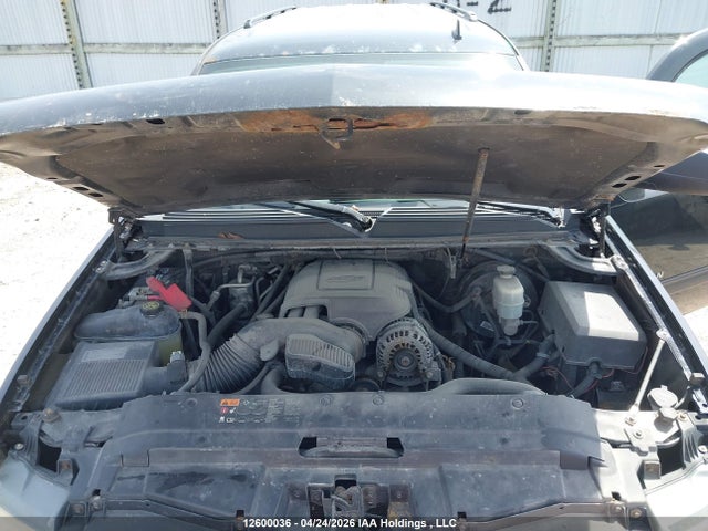 2013 Chevrolet Suburban K1500 Ls მანქანა იყიდება აუქციონზე, vin: 1GNSKHE76DR157404, აუქციონის ნომერი: 12600036