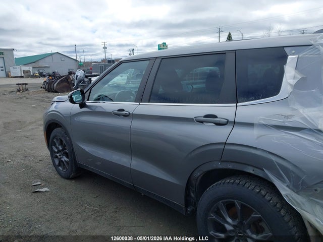 Продаж на аукціоні авто 2022 Mitsubishi Outlander Es, vin: JA4J4TA87NZ617598, номер лоту: 12600038