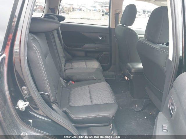 Продажа на аукционе авто 2016 Mitsubishi Outlander Es, vin: JA4AZ2A30GZ602573, номер лота: 12591226