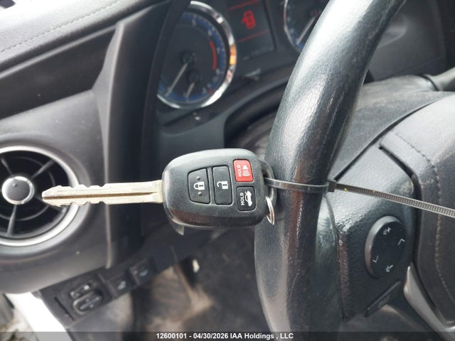 12600101 :رقم المزاد ، 2T1BURHE0JC086435 vin ، 2018 Toyota Corolla مزاد بيع