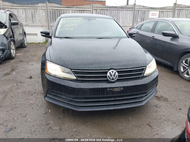 12600104 :رقم المزاد ، 3VWB67AJ4HM278963 vin ، 2017 Volkswagen Jetta Se مزاد بيع