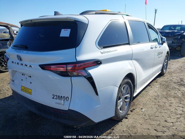 5TDGSKFC9NS055315 Toyota Sienna Le 8-passenger