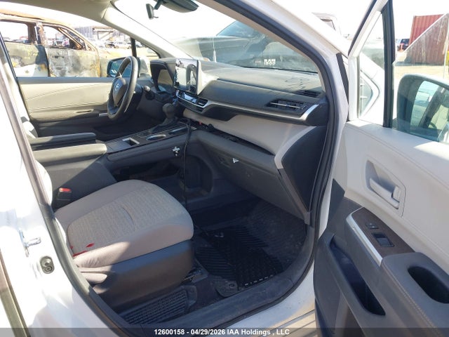 5TDGSKFC9NS055315 Toyota Sienna Le 8-passenger