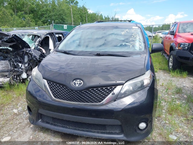 2014 Toyota Sienna Sport მანქანა იყიდება აუქციონზე, vin: 5TDXK3DC7ES438632, აუქციონის ნომერი: 12600237