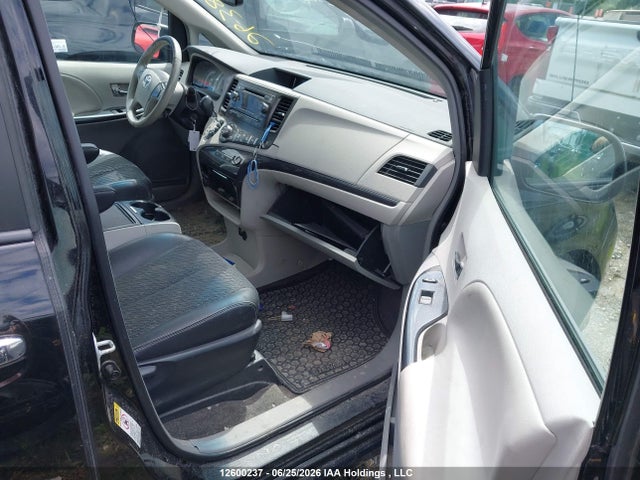 2014 Toyota Sienna Sport მანქანა იყიდება აუქციონზე, vin: 5TDXK3DC7ES438632, აუქციონის ნომერი: 12600237