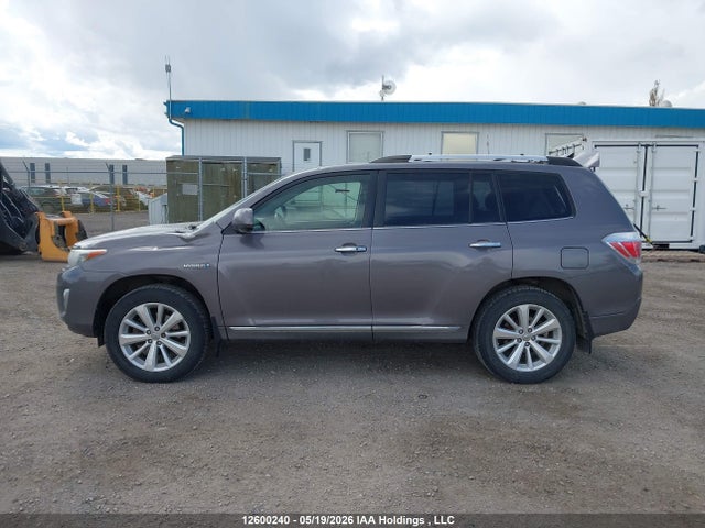 12600240 :رقم المزاد ، JTEDC3EH3D2011170 vin ، 2013 Toyota Highlander Hybrid Limited مزاد بيع