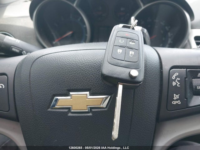 1G1PC5SBXF7119104 Chevrolet Cruze 1lt