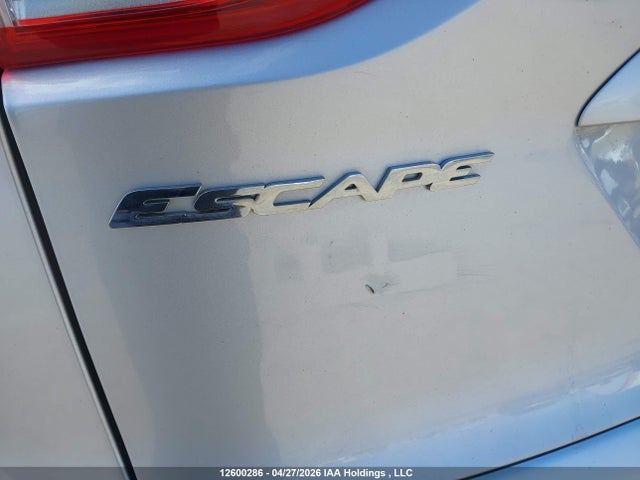 12600286 :رقم المزاد ، 1FMCU9GX7FUC83874 vin ، 2015 Ford Escape Se مزاد بيع