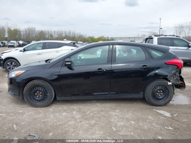 1FADP3K27JL318099 Ford FOCUS SE