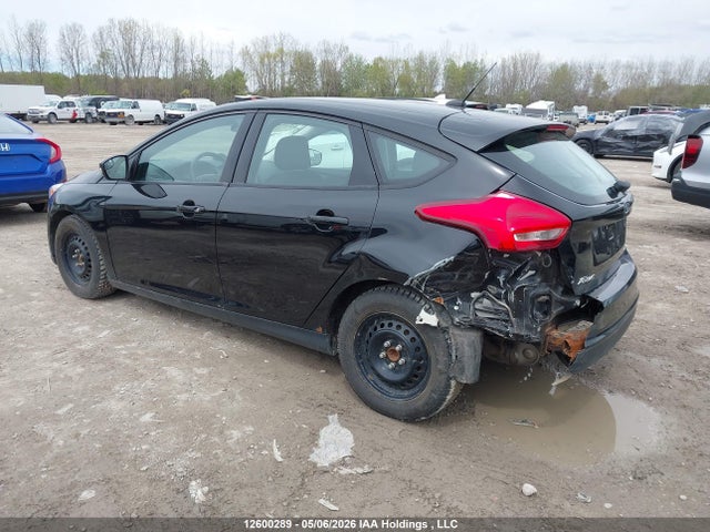 1FADP3K27JL318099 Ford FOCUS SE