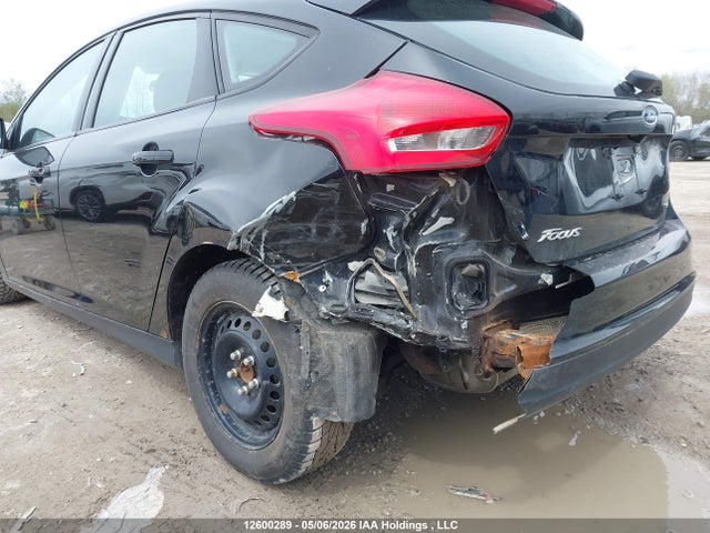 1FADP3K27JL318099 Ford FOCUS SE