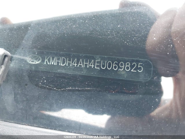 KMHDH4AH4EU069825 Hyundai Elantra Limited