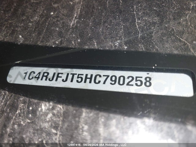 1C4RJFJT5HC790258 Jeep Grand Cherokee Summit