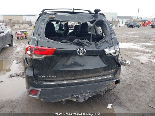 12600331 :رقم المزاد ، 5TDJZRFH4JS552918 vin ، 2018 Toyota Highlander مزاد بيع