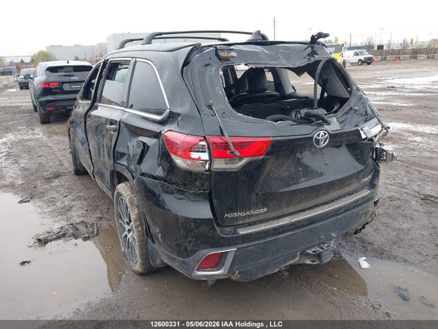 12600331 :رقم المزاد ، 5TDJZRFH4JS552918 vin ، 2018 Toyota Highlander مزاد بيع