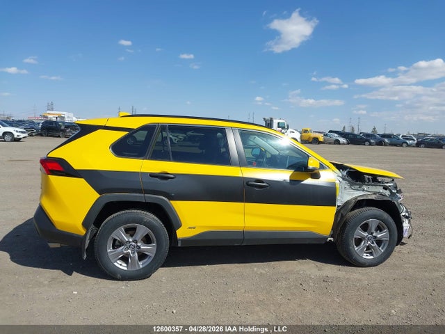 2T3BWRFV2PW166038 Toyota RAV4 LE