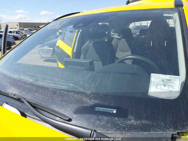 2T3BWRFV2PW166038 Toyota RAV4 LE