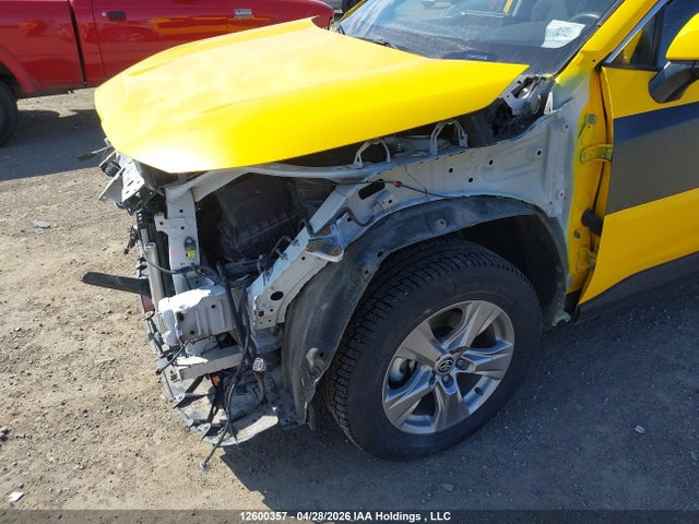 2T3BWRFV2PW166038 Toyota RAV4 LE