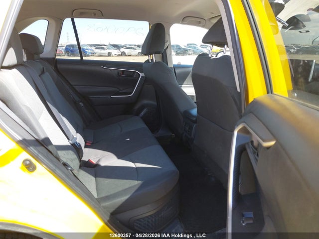 2T3BWRFV2PW166038 Toyota RAV4 LE