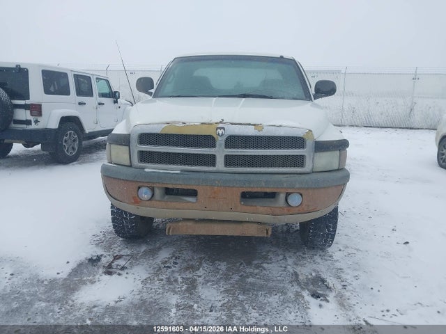 12591605 :رقم المزاد ، 3B7KF22Z2WG135659 vin ، 1998 Dodge Power Ram 2500 St مزاد بيع