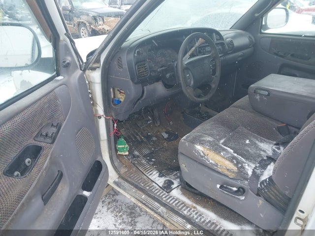 12591605 :رقم المزاد ، 3B7KF22Z2WG135659 vin ، 1998 Dodge Power Ram 2500 St مزاد بيع