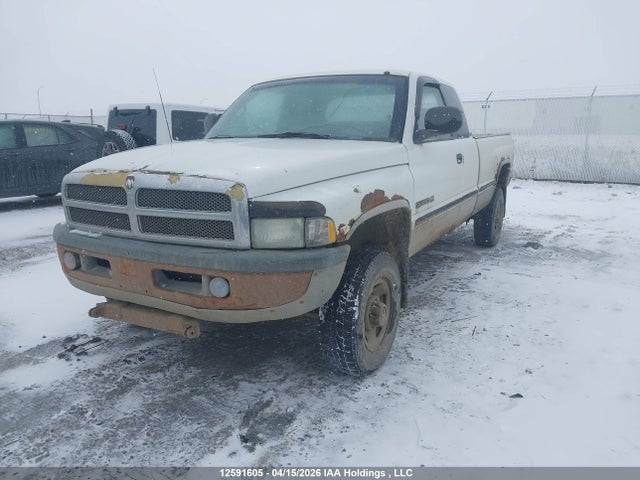 12591605 :رقم المزاد ، 3B7KF22Z2WG135659 vin ، 1998 Dodge Power Ram 2500 St مزاد بيع