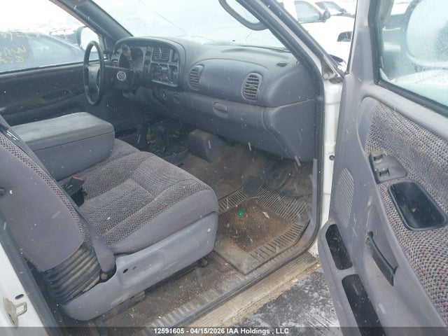 12591605 :رقم المزاد ، 3B7KF22Z2WG135659 vin ، 1998 Dodge Power Ram 2500 St مزاد بيع
