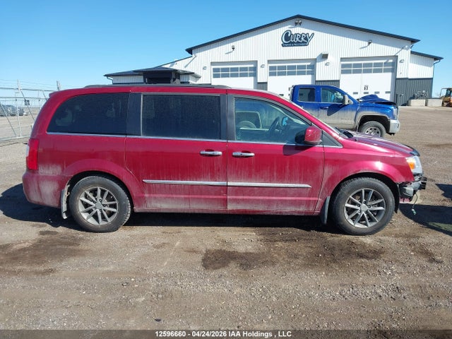 2014 Chrysler Town & Country Touring მანქანა იყიდება აუქციონზე, vin: 2C4RC1CGXER476394, აუქციონის ნომერი: 12596660