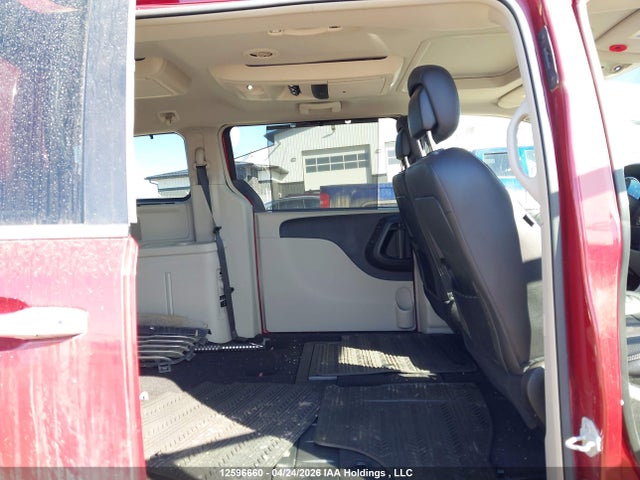 2014 Chrysler Town & Country Touring მანქანა იყიდება აუქციონზე, vin: 2C4RC1CGXER476394, აუქციონის ნომერი: 12596660