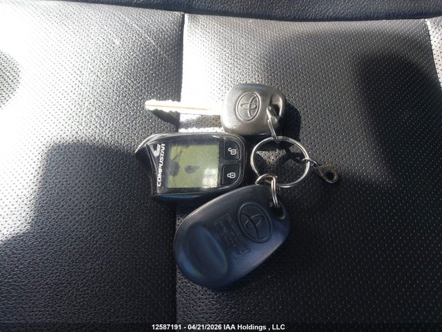 5TDXZ3DCXJS965411 Toyota Sienna Se 8-passenger