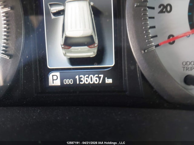 5TDXZ3DCXJS965411 Toyota Sienna Se 8-passenger
