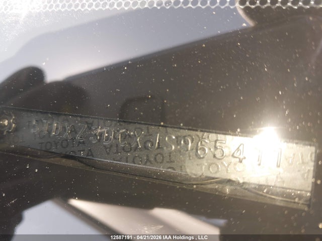 5TDXZ3DCXJS965411 Toyota Sienna Se 8-passenger
