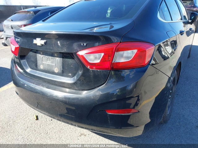 1G1BE5SM9J7223081 Chevrolet Cruze