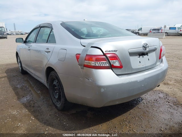 12600431 :رقم المزاد ، 4T1BF3EKXAU074504 vin ، 2010 Toyota Camry Le مزاد بيع