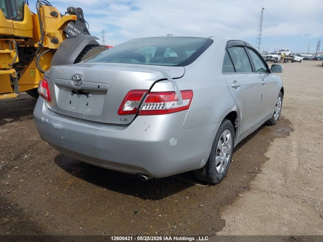 12600431 :رقم المزاد ، 4T1BF3EKXAU074504 vin ، 2010 Toyota Camry Le مزاد بيع