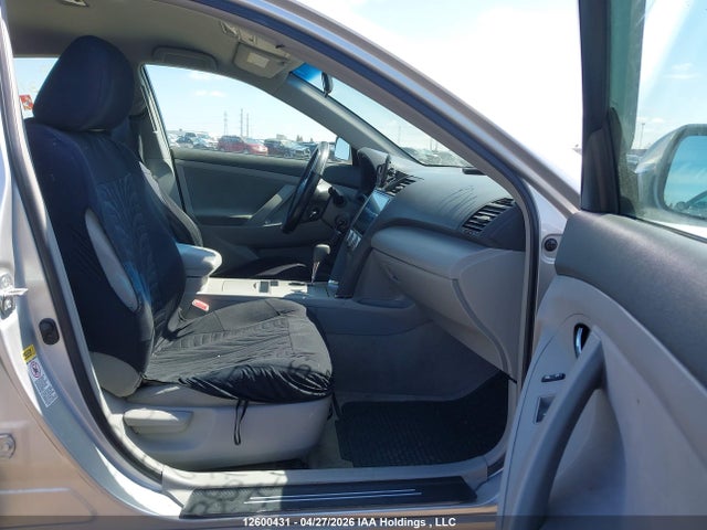 12600431 :رقم المزاد ، 4T1BF3EKXAU074504 vin ، 2010 Toyota Camry Le مزاد بيع