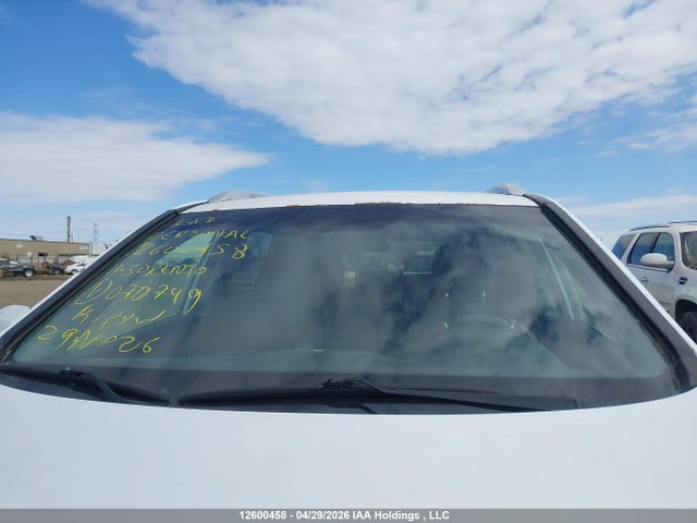 Продажа на аукционе авто 2011 Kia Sorento Lx, vin: 5XYKT3A12BG070749, номер лота: 12600458