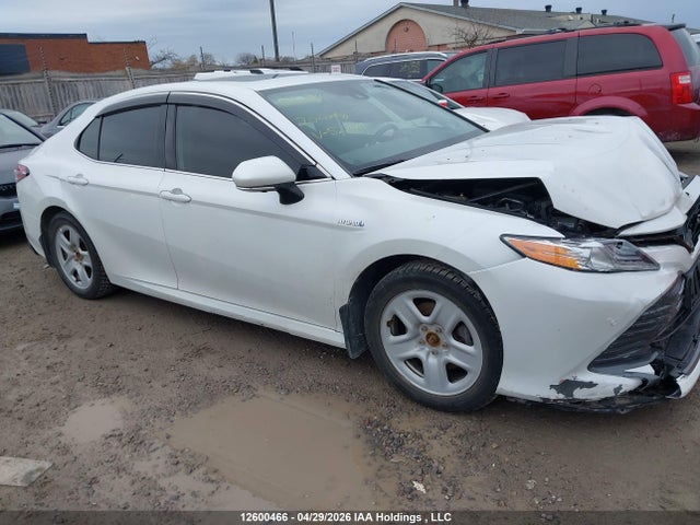 2020 Toyota Camry Hybrid Xle მანქანა იყიდება აუქციონზე, vin: 4T1B21HK6LU522669, აუქციონის ნომერი: 12600466